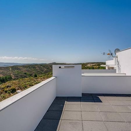Apartamento Happiness - Brand New 2 bed Apt. Aljezur Exterior foto