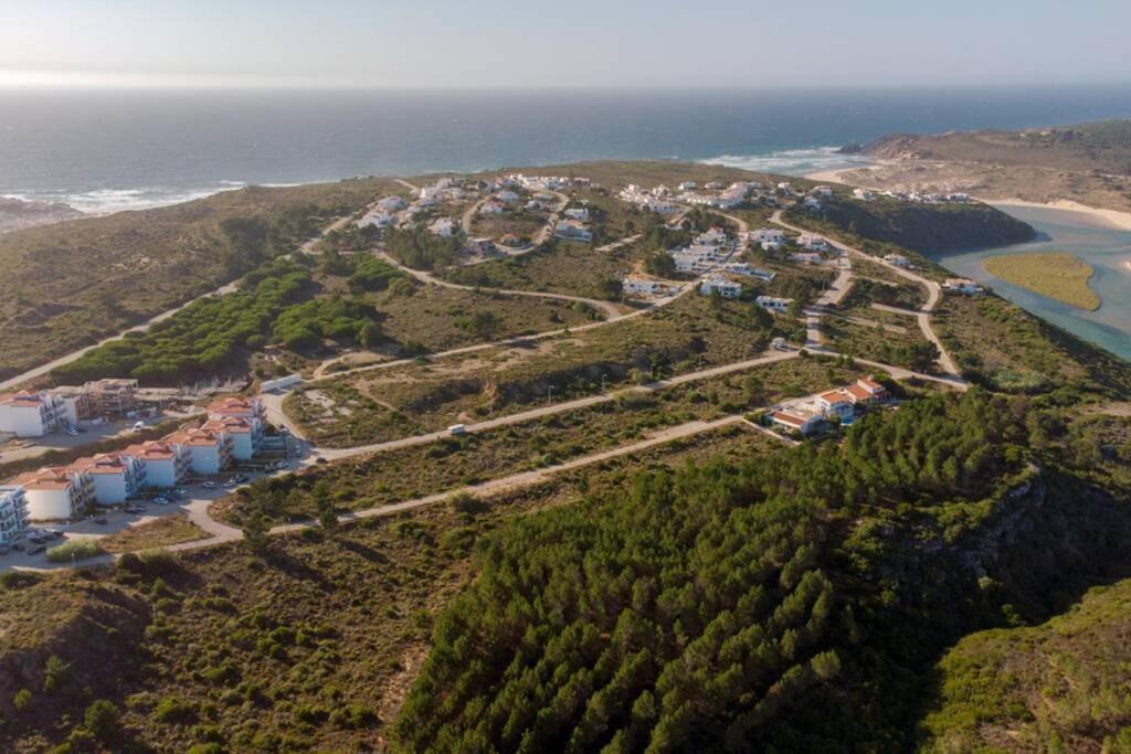 Apartamento Happiness - Brand New 2 bed Apt. Aljezur Exterior foto
